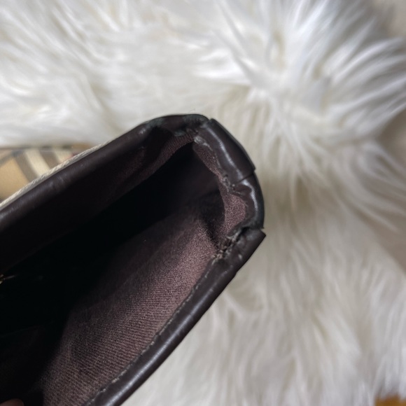 Buberry - Picture 12 of 16